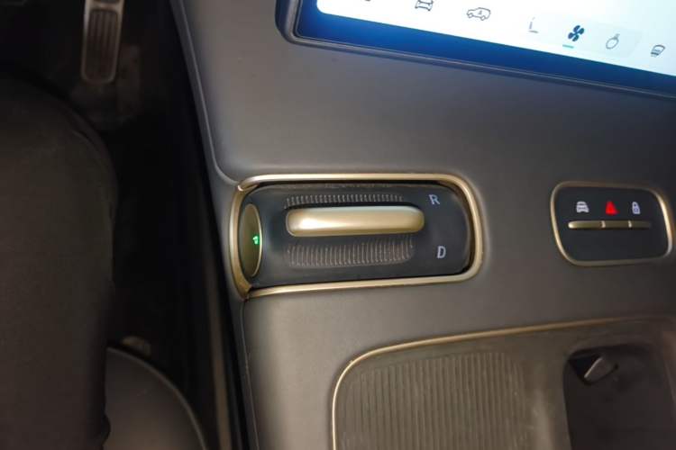 Used Nio ES8 2023 75 kWh Executive Edition Gear Lever