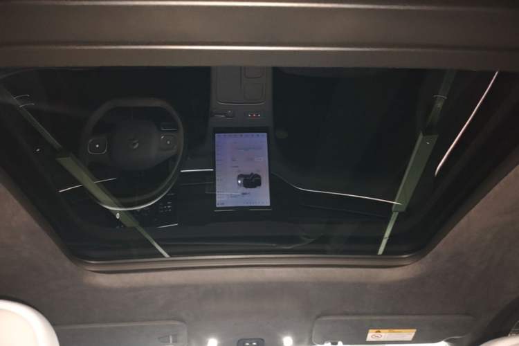 Used Nio ES8 2023 75 kWh Headliner