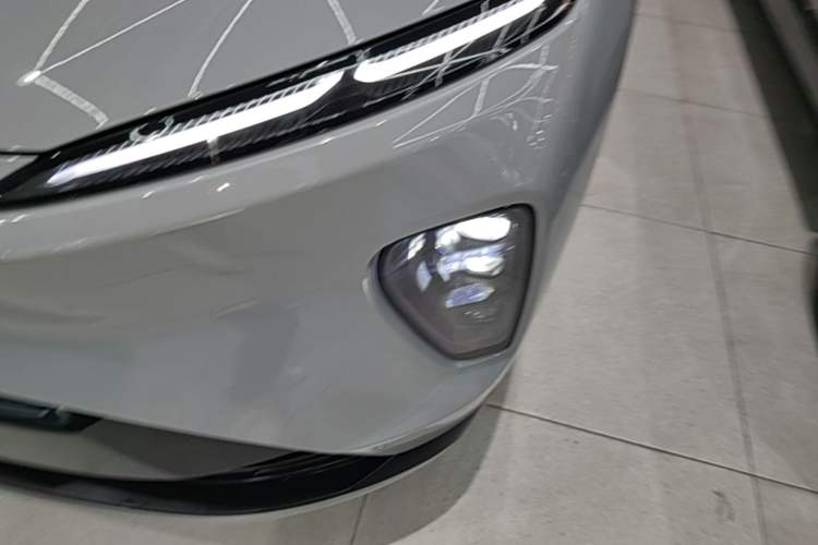 Used Nio ES8 2023 100kWh Executive Edition Left Front Headlight