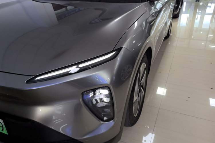 Used Nio ES8 2023 75 kWh Left Front Headlight
