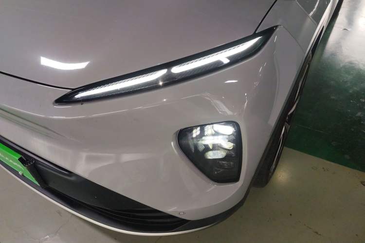 Used Nio ES8 2023 75 kWh Left Front Headlight