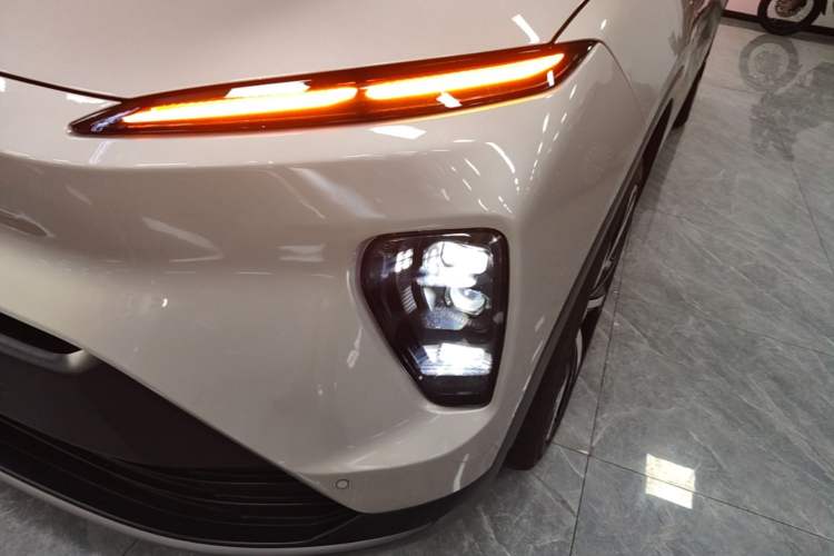 Used Nio ES8 2023 100kWh Signature Edition Left Front Headlight