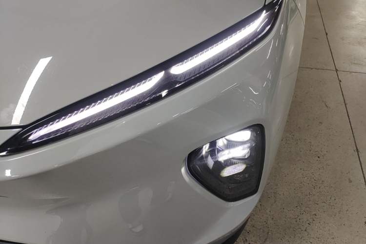 Used Nio ES8 2023 75 kWh Left Front Headlight