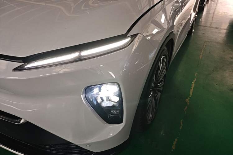 Used Nio ES8 2023 75 kWh Left Front Headlight
