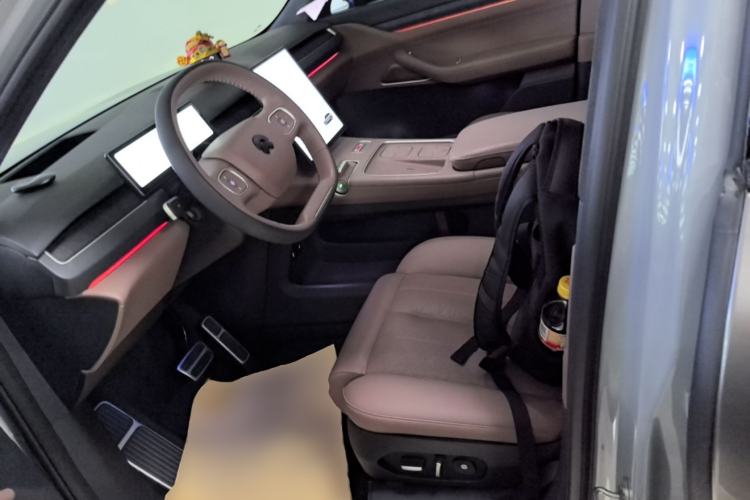 Used Nio ES8 2023 75 kWh Left Front Seat