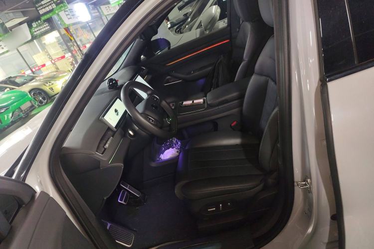Used Nio ES8 2023 75 kWh Left Front Seat