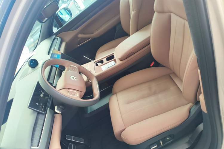 Used Nio ES8 2023 75 kWh Executive Edition Left Front Seat