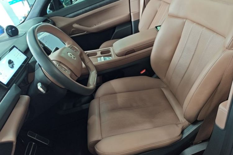 Used Nio ES8 2023 75 kWh Executive Edition Left Front Seat