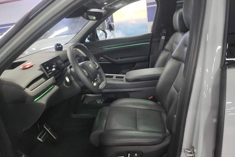 Used Nio ES8 2023 75 kWh Left Front Seat