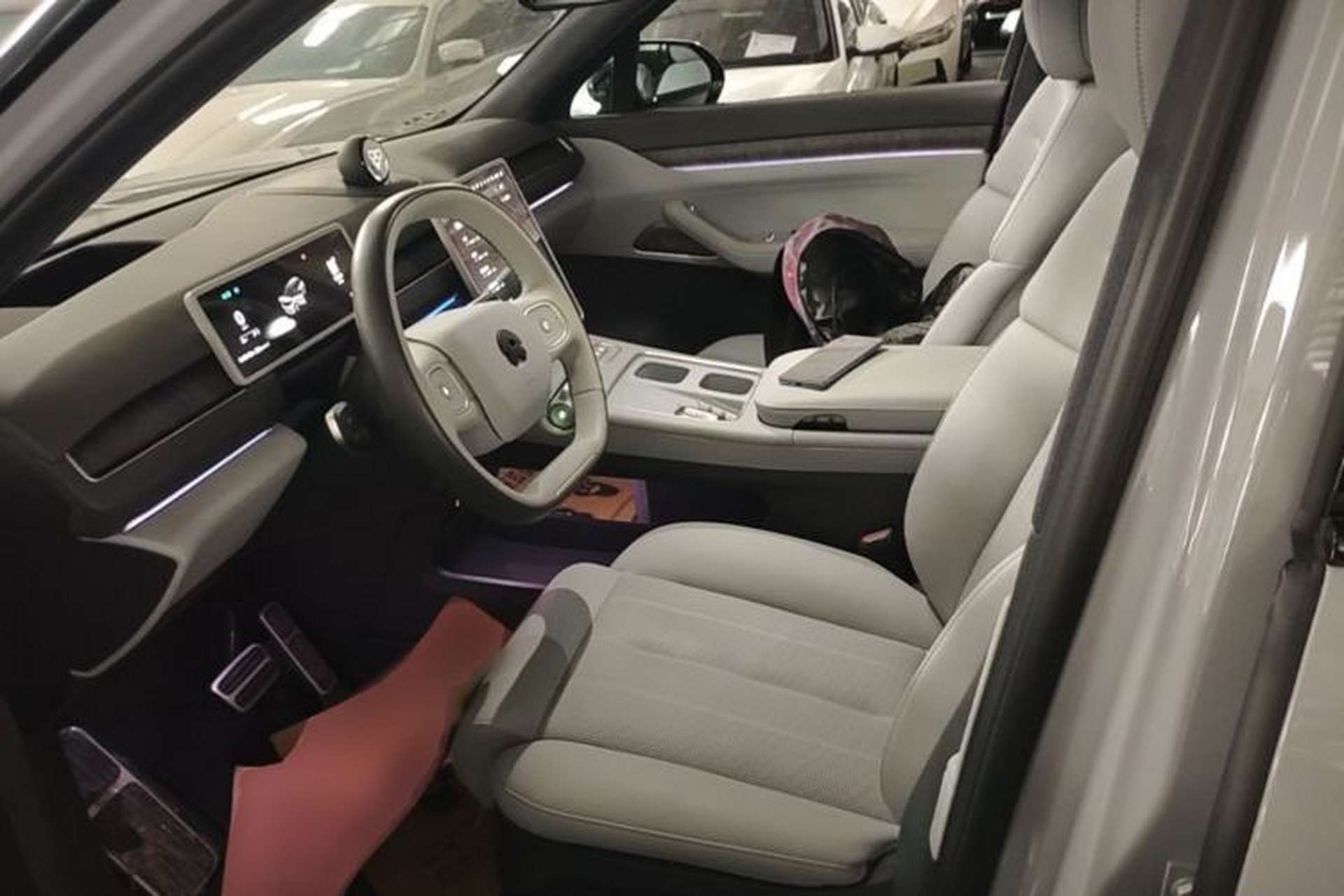 Used Nio ES8 2023 75 kWh Left Front Seat