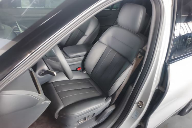 Used Nio ES8 2023 75 kWh Executive Edition Left Front Seat