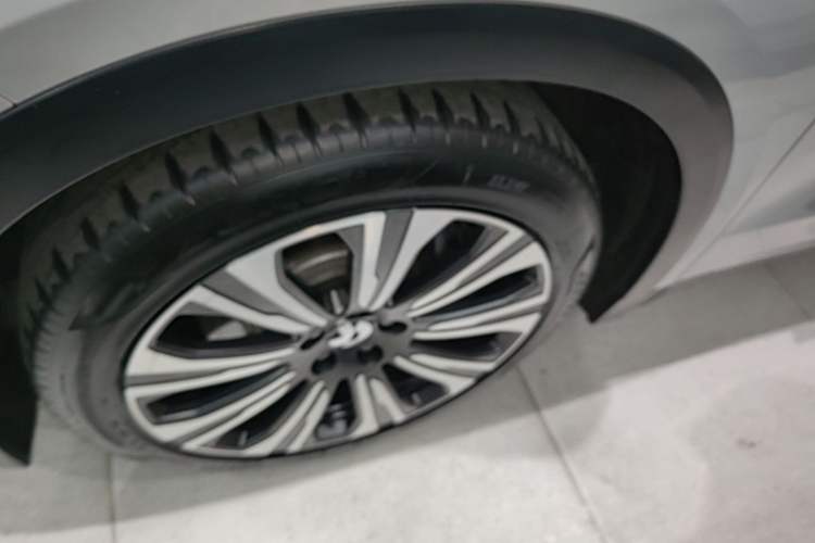 Used Nio ES8 2023 100kWh Executive Edition Left Front Wheel Hub