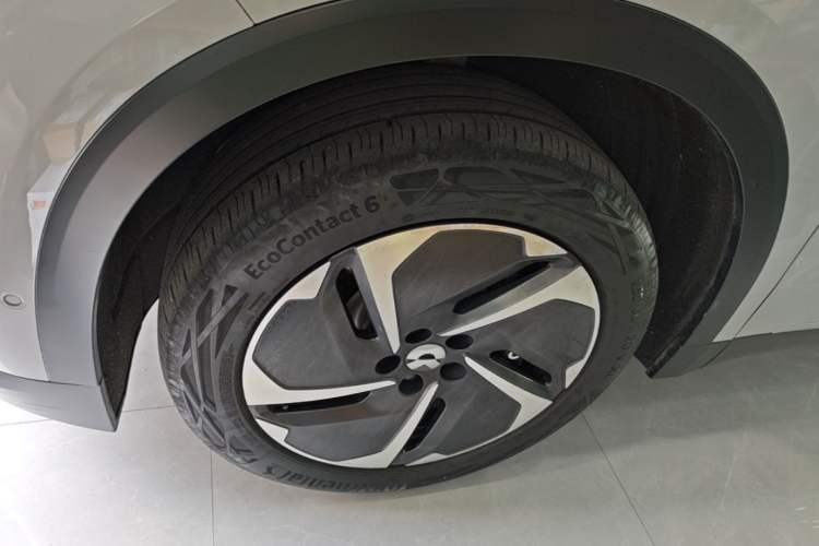 Used Nio ES8 2023 75 kWh Executive Edition Left Front Wheel Hub