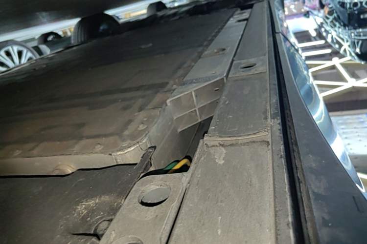 Used Nio ES8 2023 100kWh Executive Edition Left Side Sill