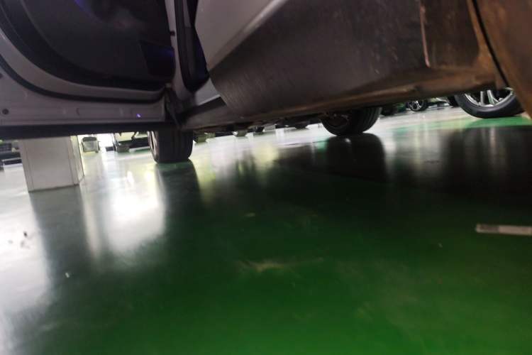 Used Nio ES8 2023 75 kWh Left Side Sill