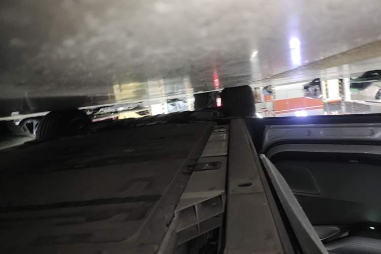 Used Nio ES8 2023 75 kWh Left Side Sill