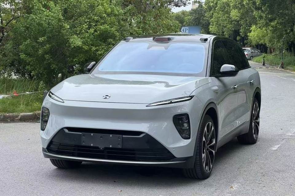 Nio ES8 2023