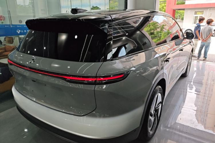 Used Nio ES8 2023 75 kWh Executive Edition Rear Right 45 Deg
