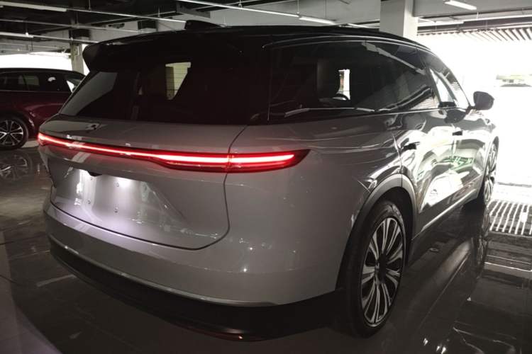 Used Nio ES8 2023 75 kWh Rear Right 45 Deg