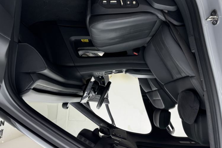 Used Nio ES8 2023 100kWh Executive Edition Right Front Seat