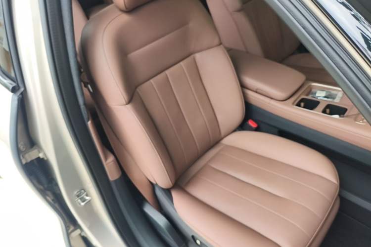 Used Nio ES8 2023 75 kWh Executive Edition Right Front Seat