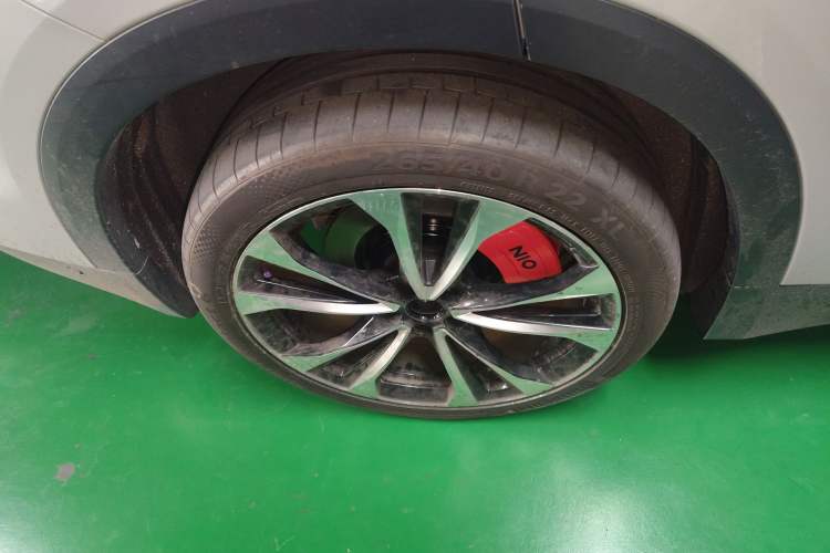 Used Nio ES8 2023 75 kWh Right Rear Wheel Hub