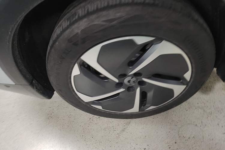 Used Nio ES8 2023 75 kWh Right Rear Wheel Hub