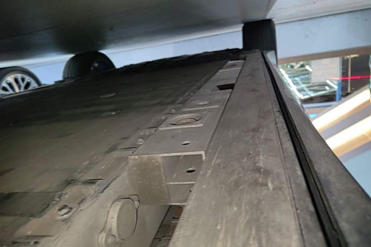 Used Nio ES8 2023 100kWh Executive Edition Right Side Sill