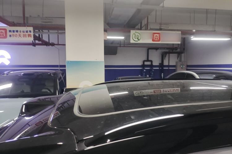 Used Nio ES8 2023 75 kWh Roof