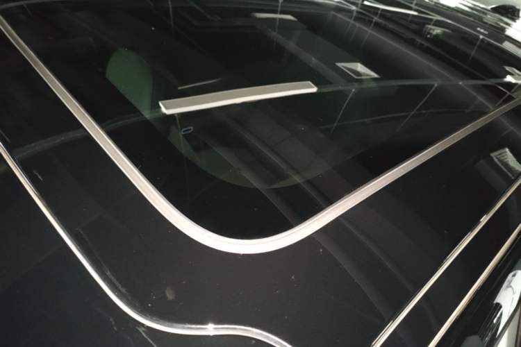 Used Nio ES8 2023 75 kWh Roof