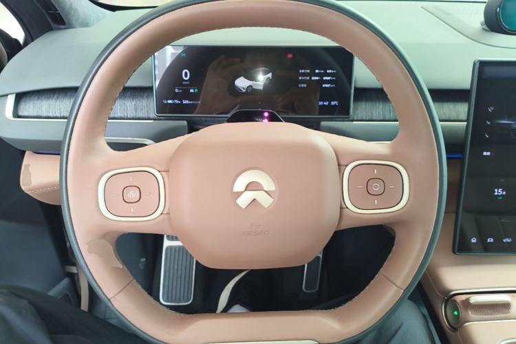 Used Nio ES8 2023 75 kWh Executive Edition Steering Wheel
