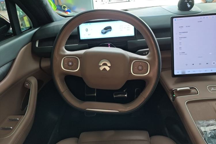 Used Nio ES8 2023 75 kWh Executive Edition Steering Wheel