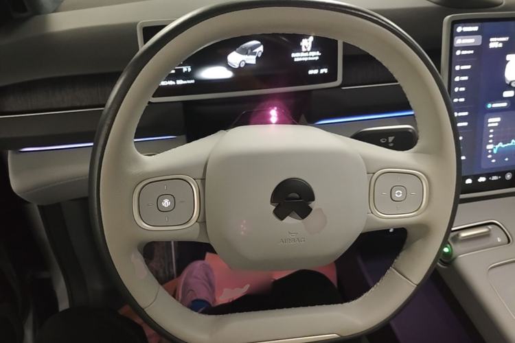 Used Nio ES8 2023 75 kWh Steering Wheel