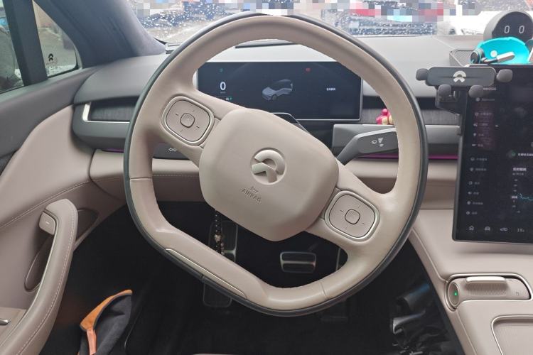 Used Nio ES8 2023 100kWh Executive Edition Steering Wheel