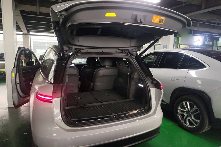 Used Nio ES8 2023 75 kWh Trunk