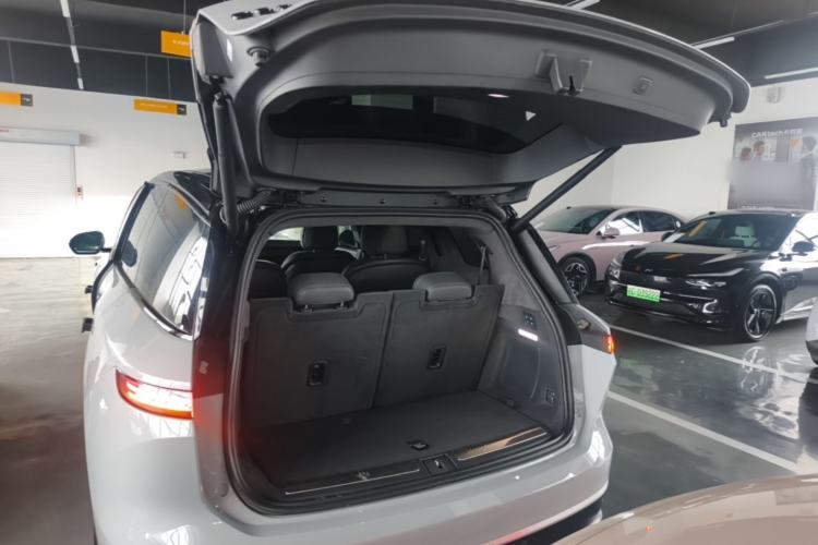 Used Nio ES8 2023 75 kWh Executive Edition Trunk