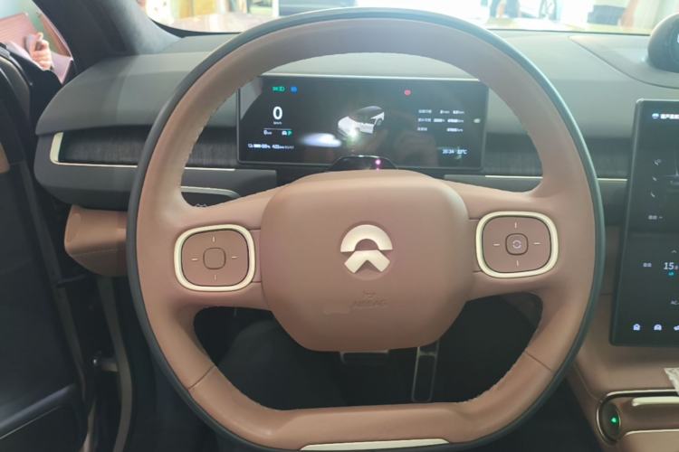 Used Nio ES8 2023 75 kWh Executive Edition Steering Wheel
