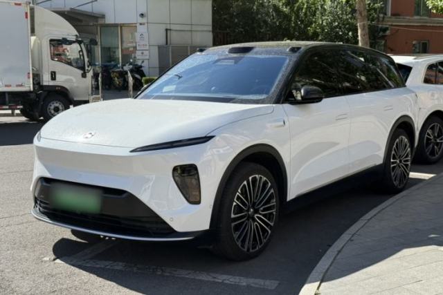 Used Nio ES8 2023 75 kWh Executive Edition