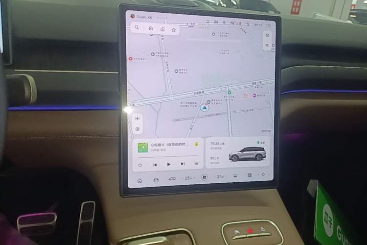 Used Nio ES8 2023 75 kWh Executive Edition Audio And AC Panel