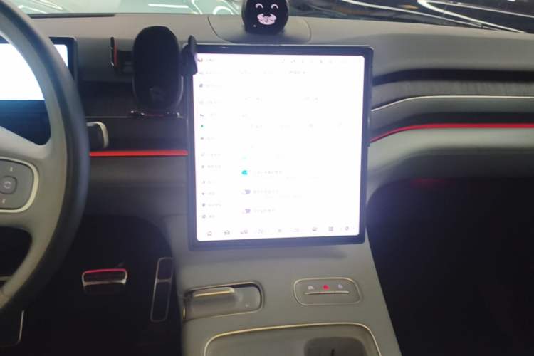 Used Nio ES8 2023 75 kWh Executive Edition Audio And AC Panel