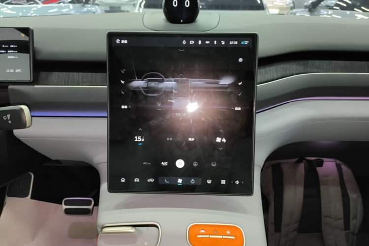 Used Nio ES8 2023 75 kWh Audio And AC Panel