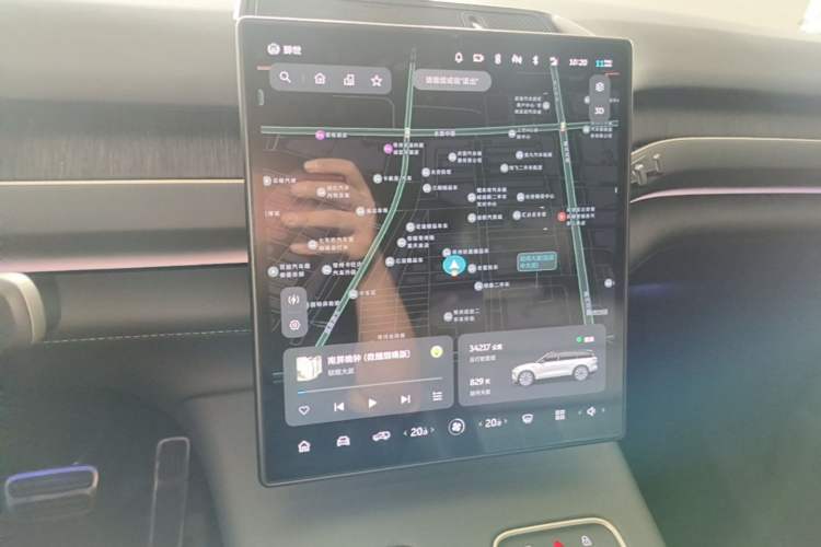 Used Nio ES8 2023 75 kWh Executive Edition Audio And AC Panel