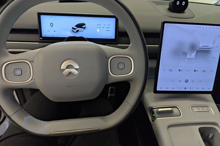 Used Nio ES8 2023 75 kWh Center Console