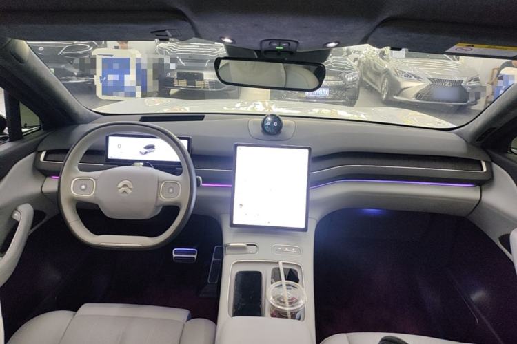 Used Nio ES8 2023 75 kWh Executive Edition Center Console