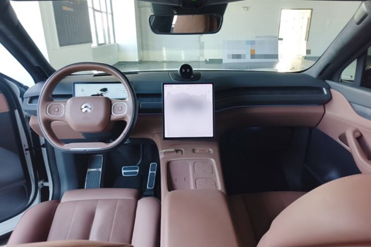 Used Nio ES8 2023 75 kWh Center Console