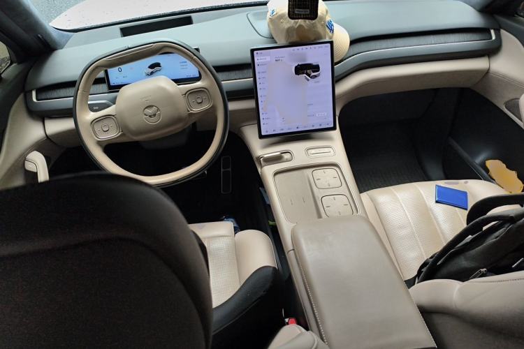 Used Nio ES8 2023 75 kWh Center Console