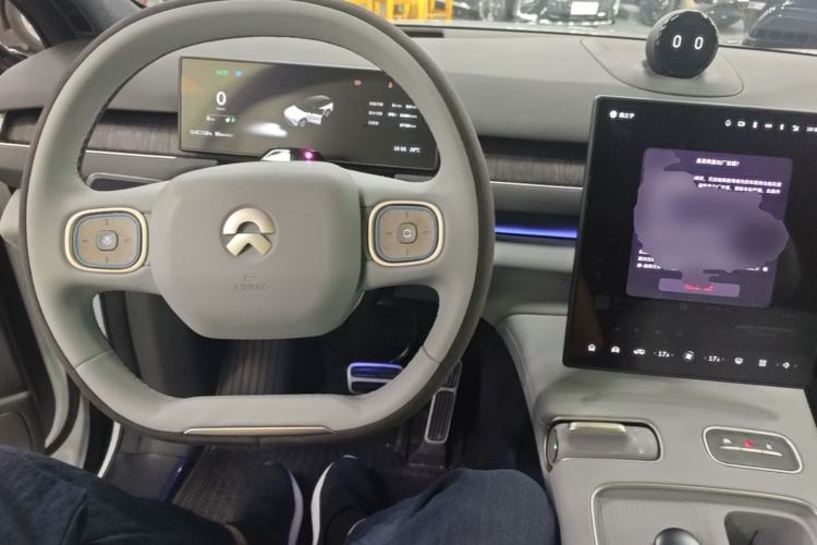 Used Nio ES8 2023 75 kWh Executive Edition Center Console