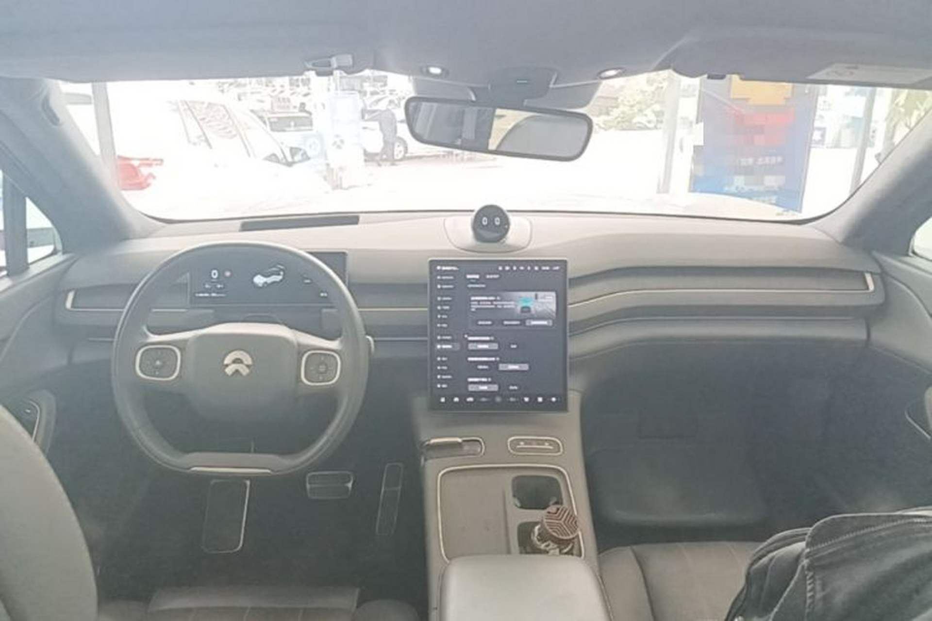 Used Nio ES8 2023 75 kWh Center Console