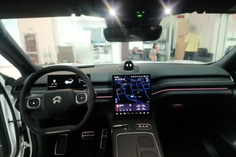 Used Nio ES8 2023 100kWh Signature Edition Center Console