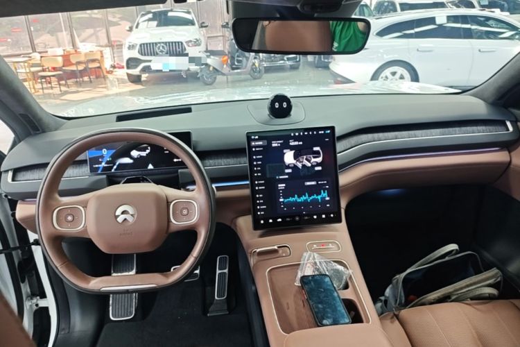 Used Nio ES8 2023 100kWh Signature Edition Center Console